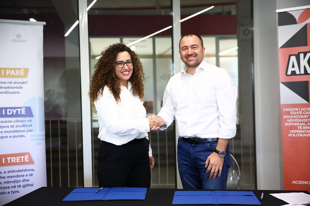 Investojmë për RININË, në çdo cep të Shqipërisë!🇦🇱🤝✍️ Nënshkruam kontratat me organizatat fit (5)