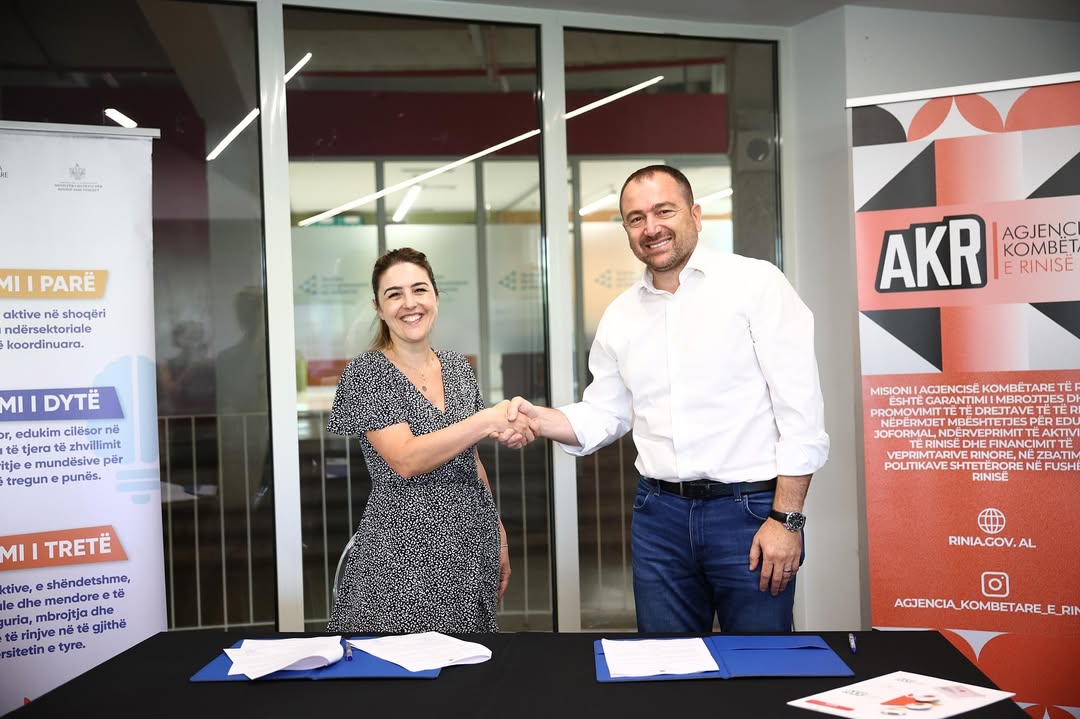 Investojmë për RININË, në çdo cep të Shqipërisë!🇦🇱🤝✍️ Nënshkruam kontratat me organizatat fit (6)