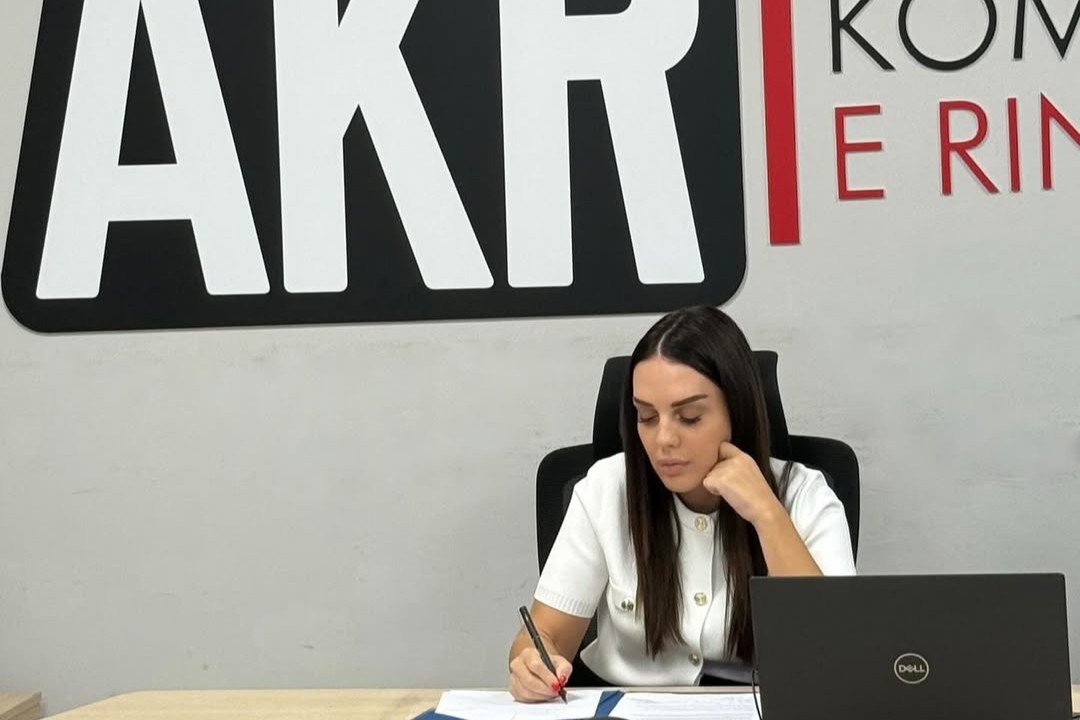 Rinia Shqiptare pa Kufij!Një takim frymëzues me dy shembuj të shkëlqyer të të rinjve shqiptarë j(2)