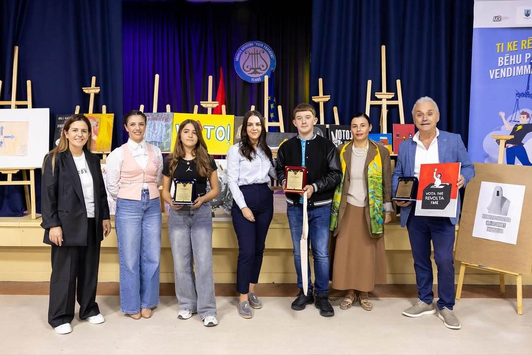 Momente nga Ceremonia dhe Shpërndarja e Çertifikatave të Vlerësimit për Fituesit dhe të Rinjtë P (7)