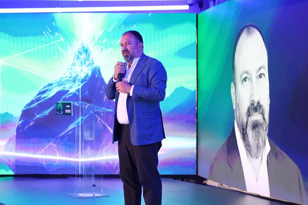 E nisëm ditën me plot energji pozitive në zyrat e AKR-së, në shoqërinë e të rinjve vullnetarë të (2)