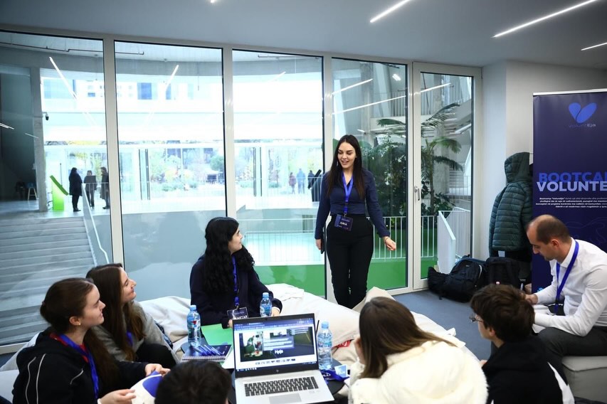 Drejtoresha e Përgjithshme e Agjencisë Kombëtare të Rinisë znj. Sara Bodo, ishte pjesë e Bootcam (2)