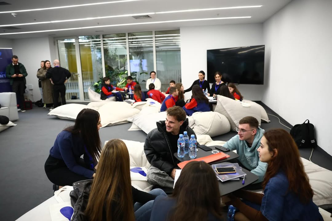 Drejtoresha e Përgjithshme e Agjencisë Kombëtare të Rinisë znj. Sara Bodo, ishte pjesë e Bootcam (5)