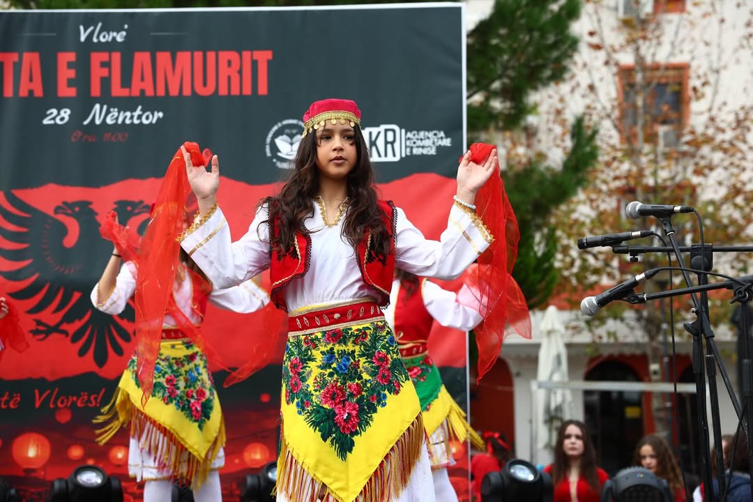 🇦🇱 “Rinia në Zemër të Vlorës” – 28 Nëntor 🇦🇱Një ditë plot emocion, muzikë dhe energji rinore (14)