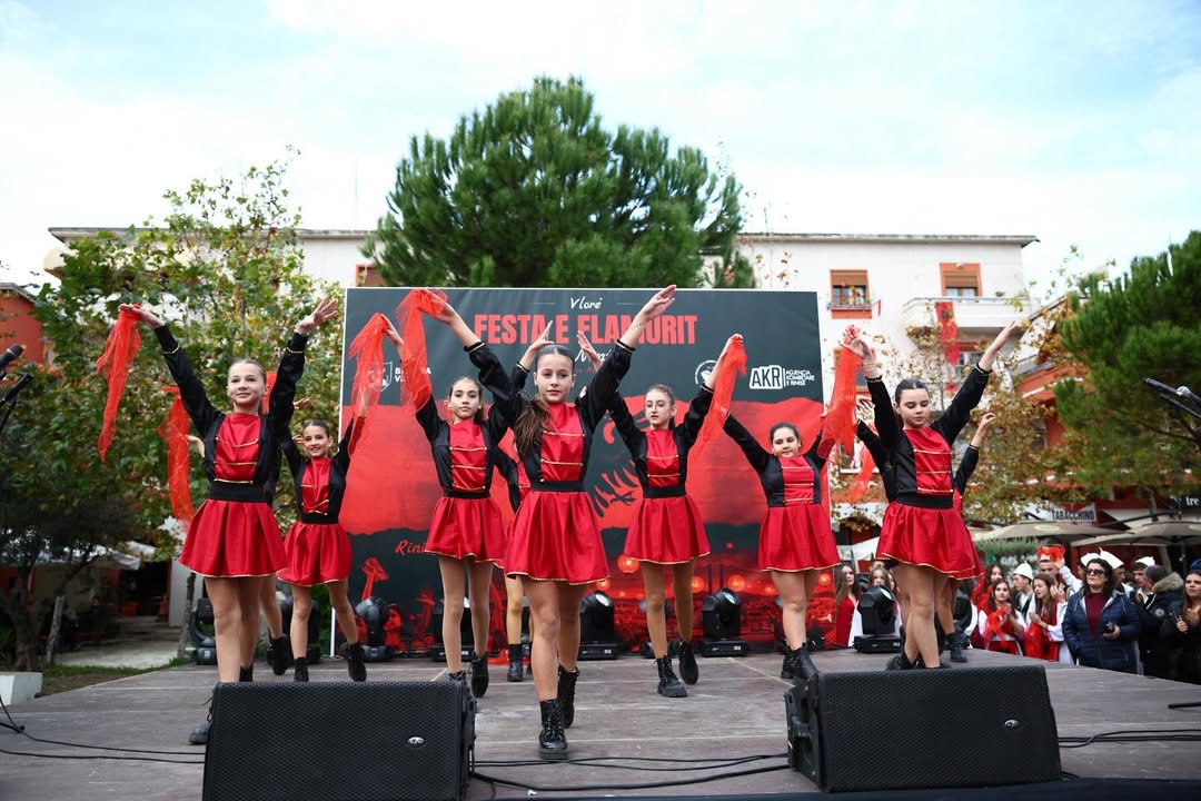 🇦🇱 “Rinia në Zemër të Vlorës” – 28 Nëntor 🇦🇱Një ditë plot emocion, muzikë dhe energji rinore (15)