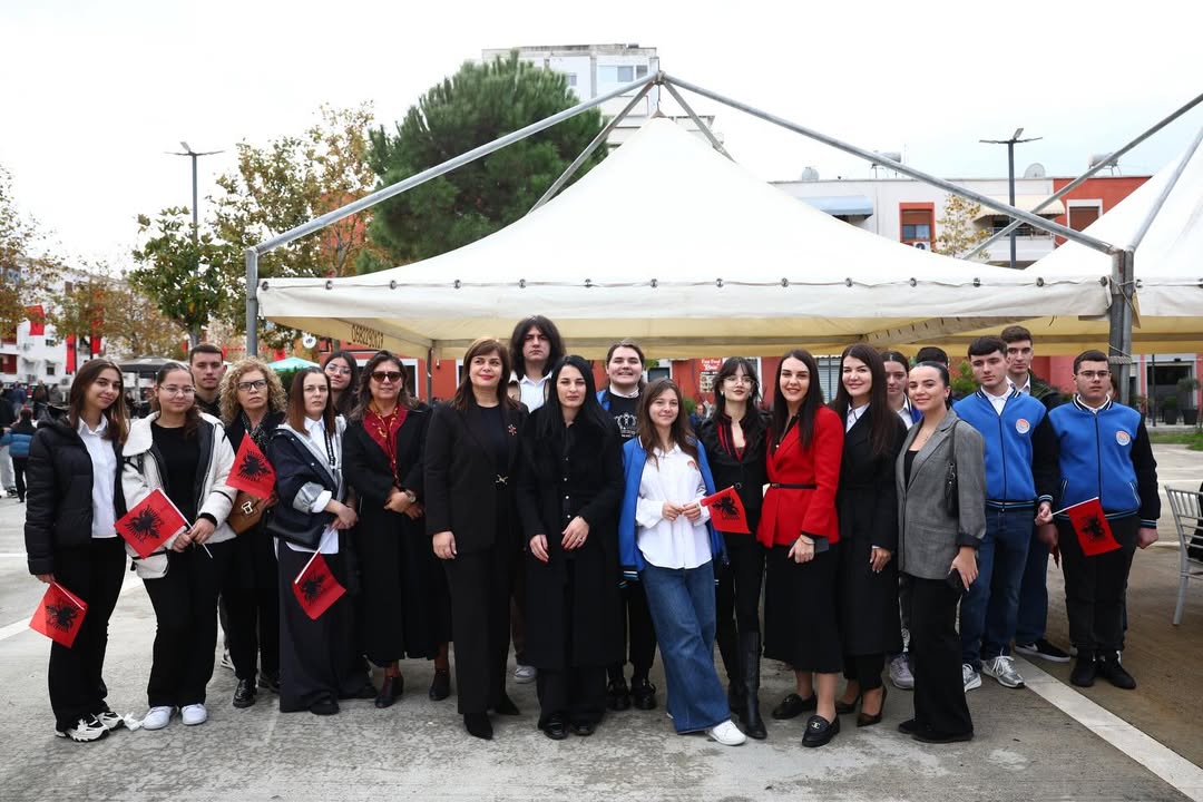 🇦🇱 “Rinia në Zemër të Vlorës” – 28 Nëntor 🇦🇱Një ditë plot emocion, muzikë dhe energji rinore (5)