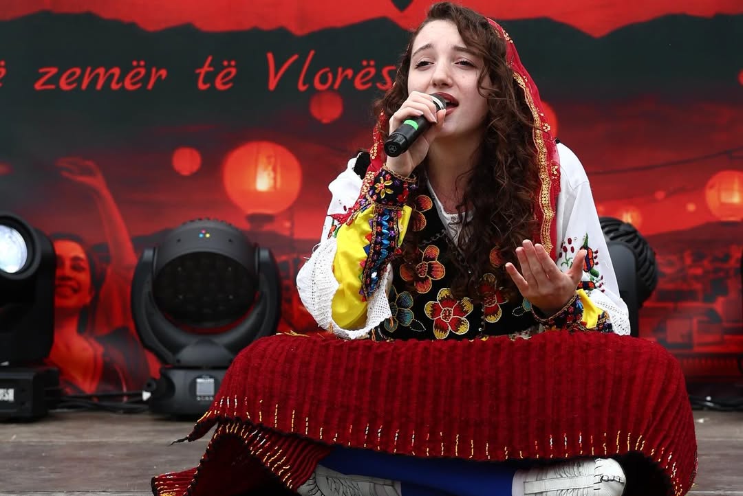🇦🇱 “Rinia në Zemër të Vlorës” – 28 Nëntor 🇦🇱Një ditë plot emocion, muzikë dhe energji rinore (8)
