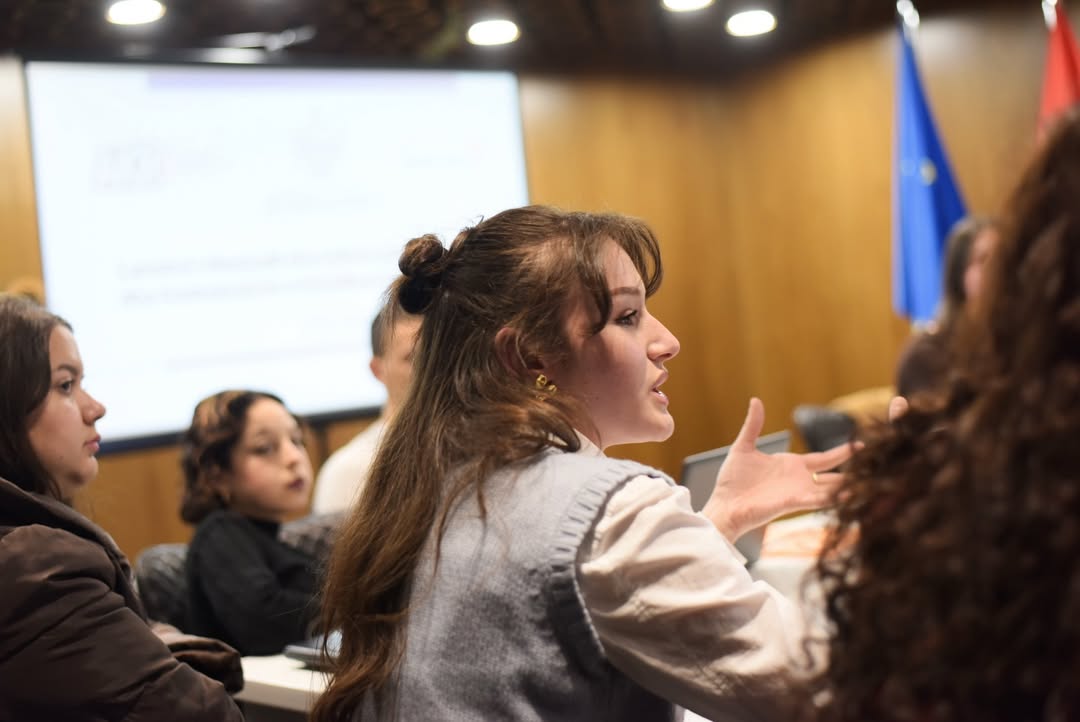 Së bashku për një rini më të fuqizuar dhe më aktive!Agjencia Kombëtare e Rinisë, në bashkëpunim (4)