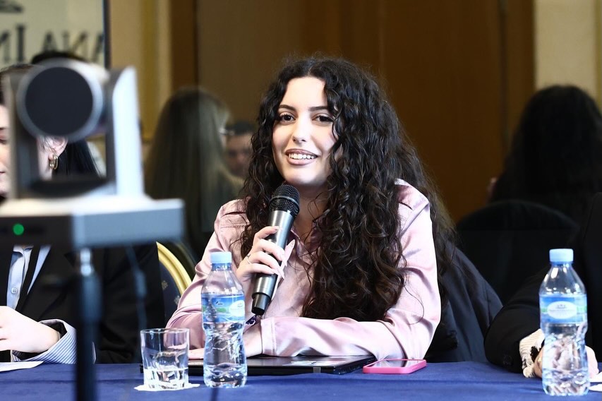 Dje u zhvillua takimi i përbashkët ndërmjet anëtarëve të KKR II dhe KKR III, një moment i rëndës (16)