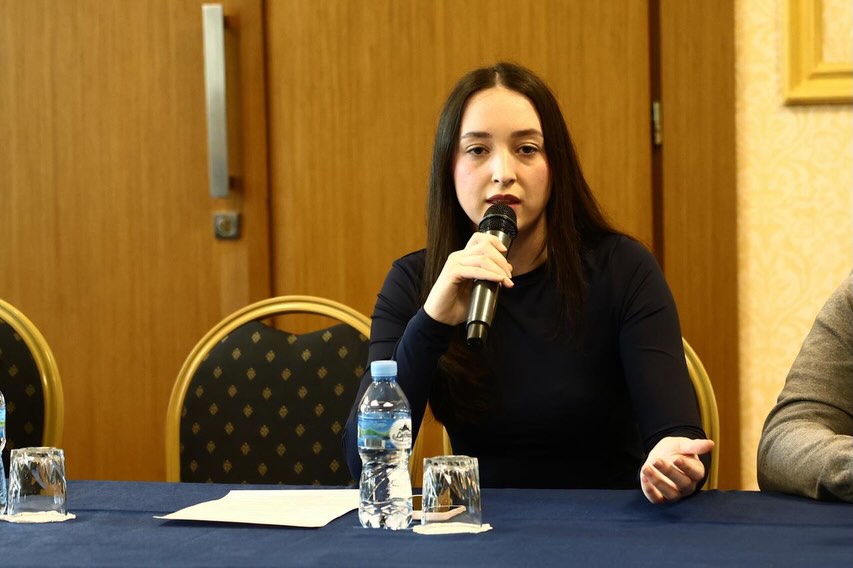 Dje u zhvillua takimi i përbashkët ndërmjet anëtarëve të KKR II dhe KKR III, një moment i rëndës (3)