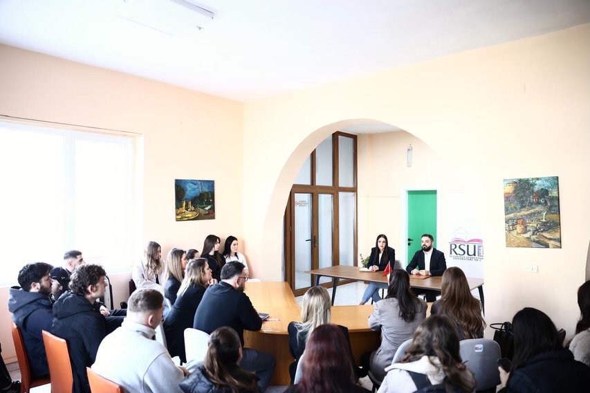 Një hap i ri për fuqizimin e studentëve dhe të rinjve!AKR nënshkroi marrëveshjen e bashkëpunimit (1)