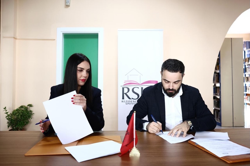 Një hap i ri për fuqizimin e studentëve dhe të rinjve!AKR nënshkroi marrëveshjen e bashkëpunimit (4)