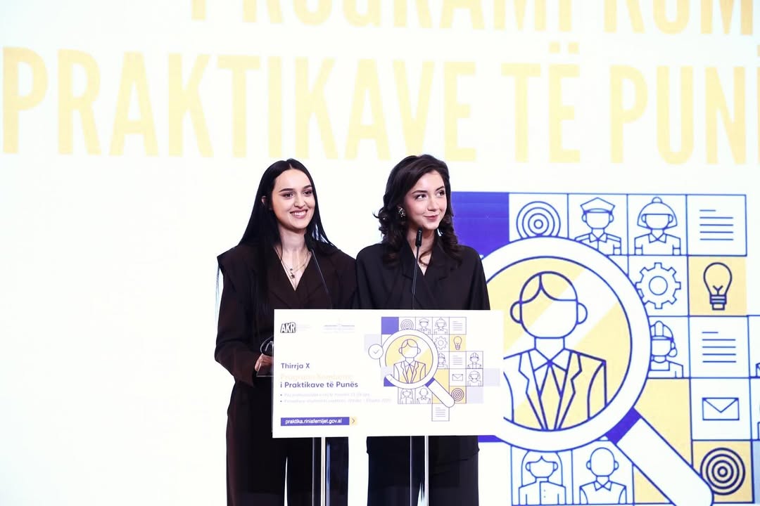 Së bashku me Kryeministrin Edi Rama, Ministrin Blendi Gonxhja dhe kolegë të Administratës Publik (7)