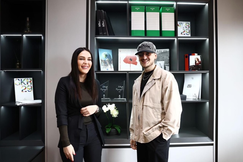 Takim me krenarinë që do të përfaqësojë Shqipërinë në Eurovision Song Contest! Drejtoresha e Agj (1)