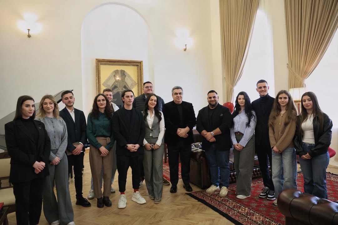 Takimi i parë i Këshillit Kombëtar të Rinisë 🇦🇱U zhvillua takimi i parë i Këshillit Kombëtar t (1)