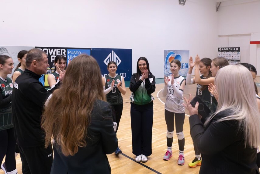 Vizitë në ambientet e Pallatit të Sportit Fier, ku u takuam me ekipet e volejbollit të vajzave.G (5)