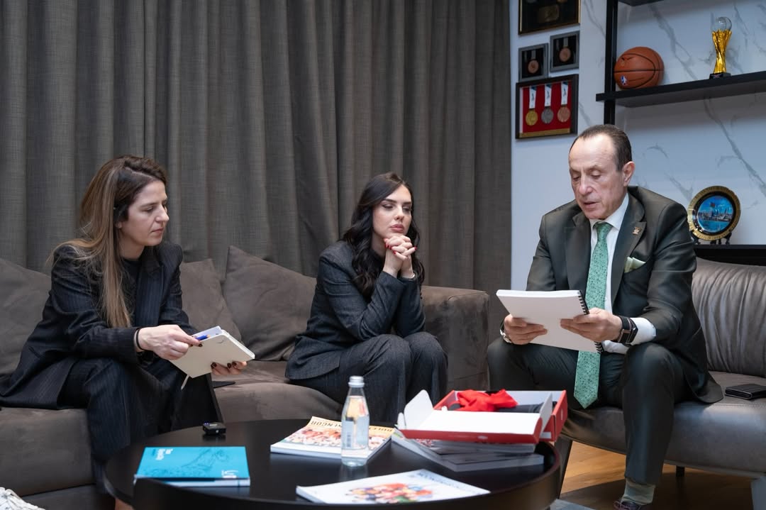 Presidenti i Komitetit Olimpik Kombëtar Shqiptar, z. Fidel Ylli, priti në një takim në zyrën e t (10)