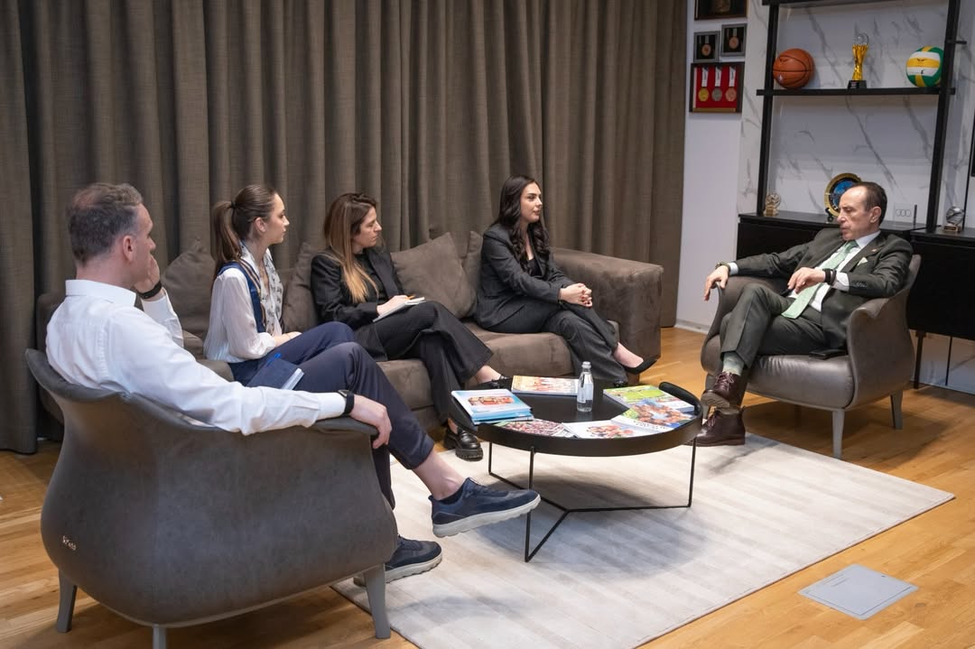 Presidenti i Komitetit Olimpik Kombëtar Shqiptar, z. Fidel Ylli, priti në një takim në zyrën e t (7)