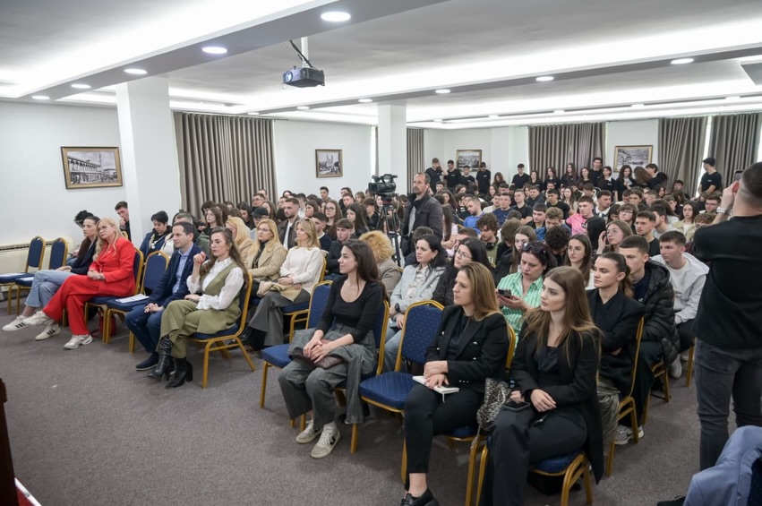 Sot u çel zyrtarisht faza gjysmëfinale e kompeticionit RoboTech, platformës më të rëndësishme që (1)