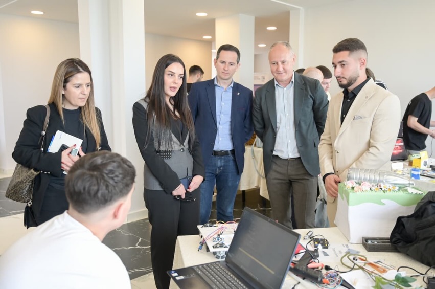 Sot u çel zyrtarisht faza gjysmëfinale e kompeticionit RoboTech, platformës më të rëndësishme që (4)