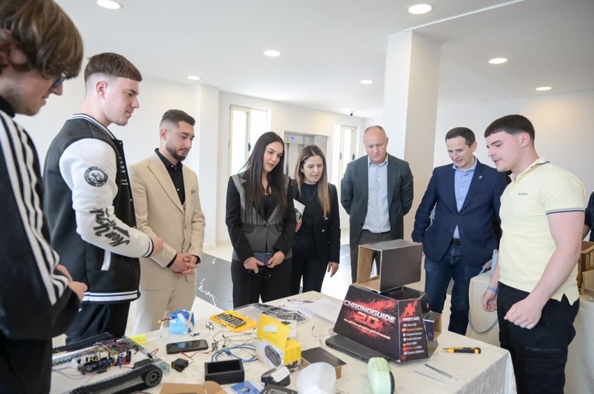 Sot u çel zyrtarisht faza gjysmëfinale e kompeticionit RoboTech, platformës më të rëndësishme që (7)