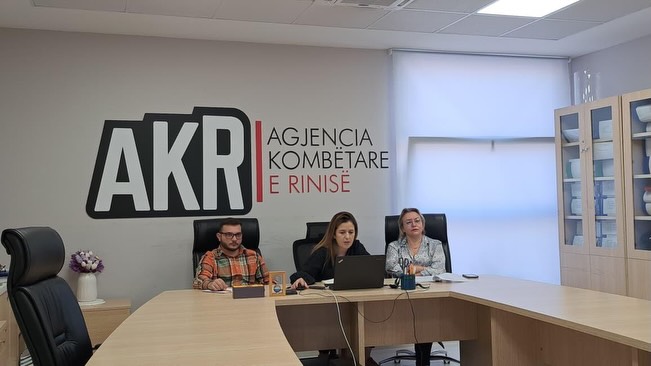 AKR zhvilloi sesionet informuese mbi “Grante për Infrastrukturë Rinore për Bashkitë dhe Organizatat Rinore”