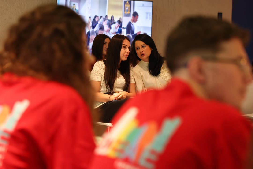 Finalja e Madhe e Edicionit IX të Re-Debate vulosi edhe një herë fuqinë që ka debati në formimin (1)