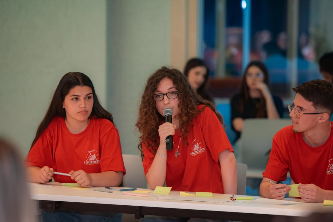 Finalja e Madhe e Edicionit IX të Re-Debate vulosi edhe një herë fuqinë që ka debati në formimin (11)