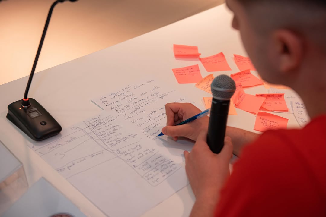 Finalja e Madhe e Edicionit IX të Re-Debate vulosi edhe një herë fuqinë që ka debati në formimin (14)