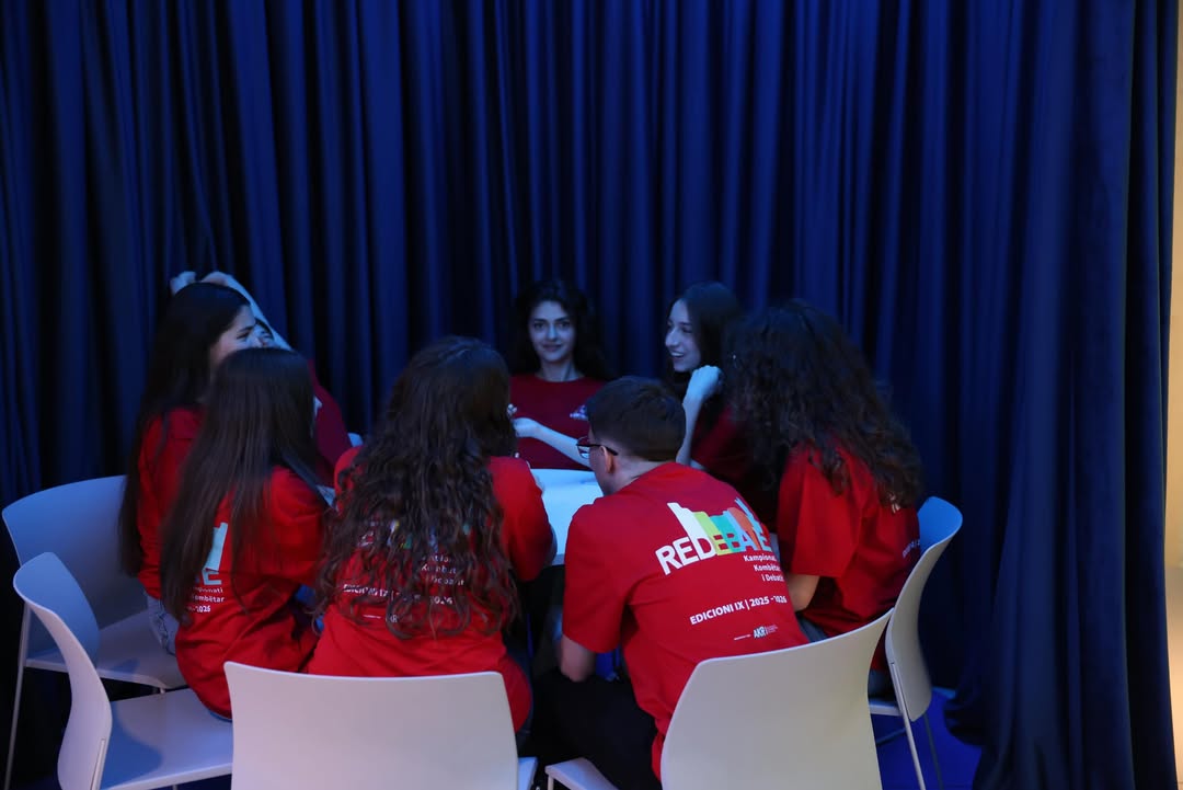 Finalja e Madhe e Edicionit IX të Re-Debate vulosi edhe një herë fuqinë që ka debati në formimin (2)