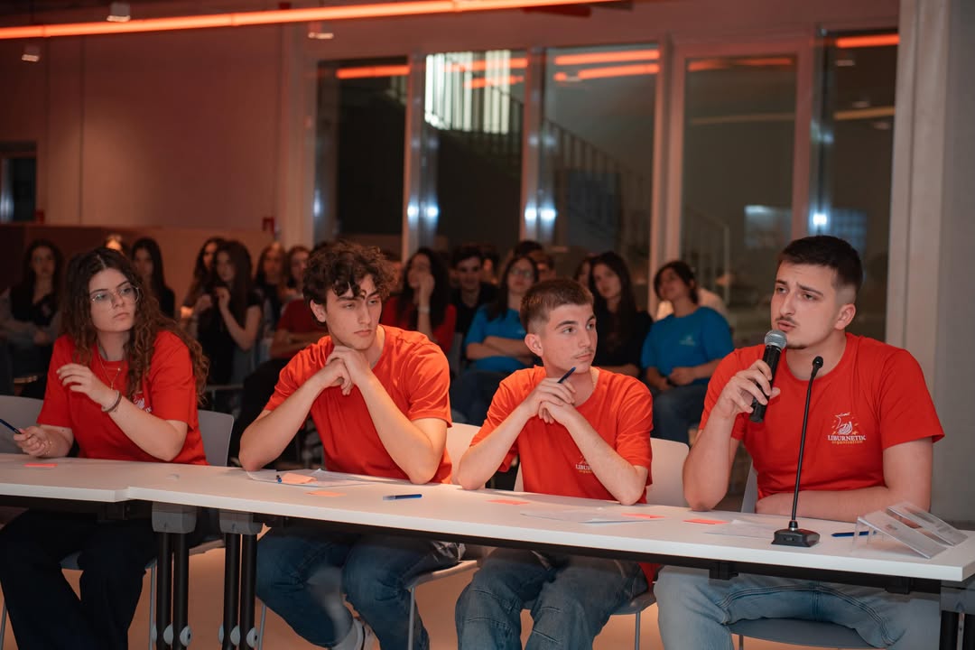 Finalja e Madhe e Edicionit IX të Re-Debate vulosi edhe një herë fuqinë që ka debati në formimin (5)