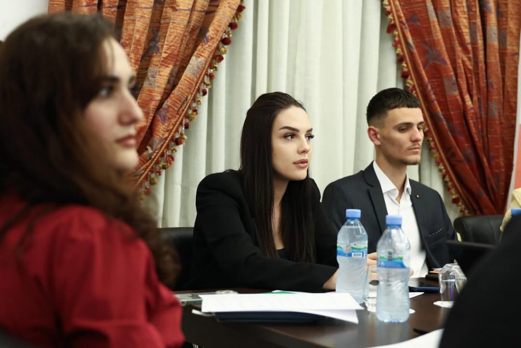 Mbledhja e Katërt e Këshillit Kombëtar të Rinisë3
