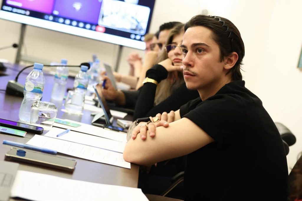 U zhvillua me sukses Mbledhja e Katërt e Këshillit Kombëtar të Rinisë, duke sjellë në një tryezë (3)