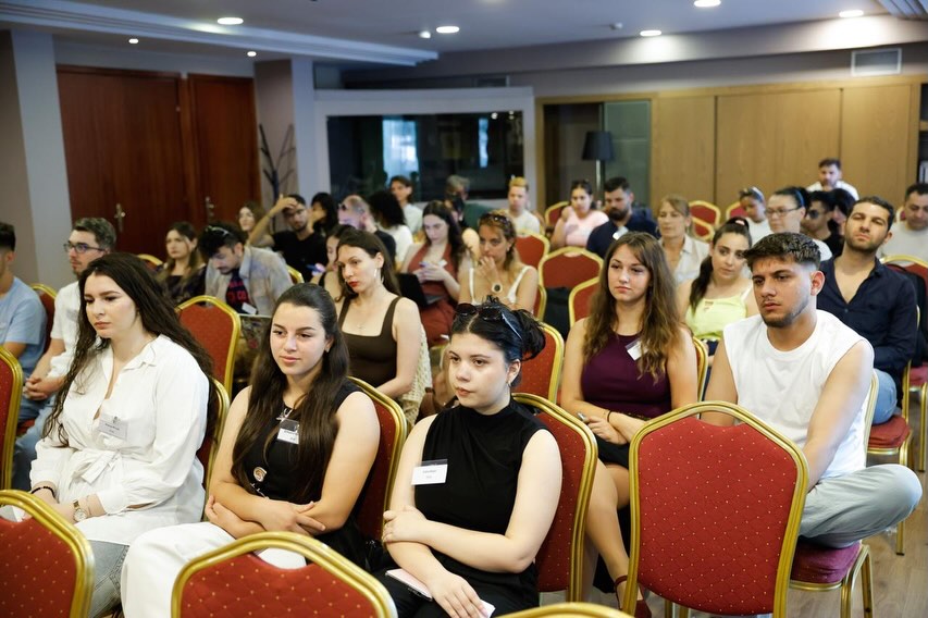 Në emër të Agjencisë Kombëtare të Rinisë, Drejtoresha e Përgjithshme, znj. Sara Bodo, mori pjesë (2)