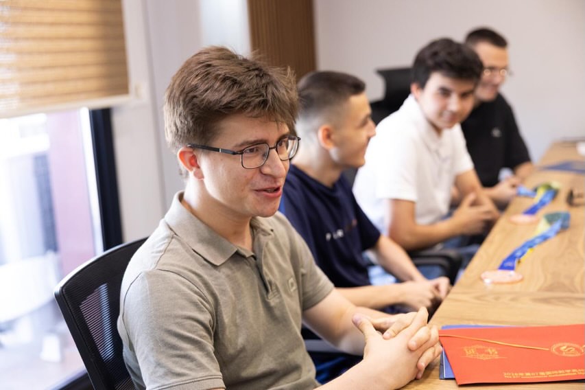 Patëm kënaqësinë të mirëprisnim ekipin kombëtar shqiptar të matematikës, pas pjesëmarrjes së suk (9)