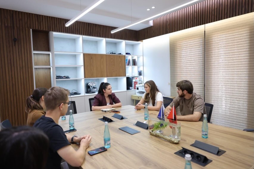 Agjencia Kombëtare e Rinisë zhvilloi në Tiranë një takim me përfaqësues të Komisionit Studentor4