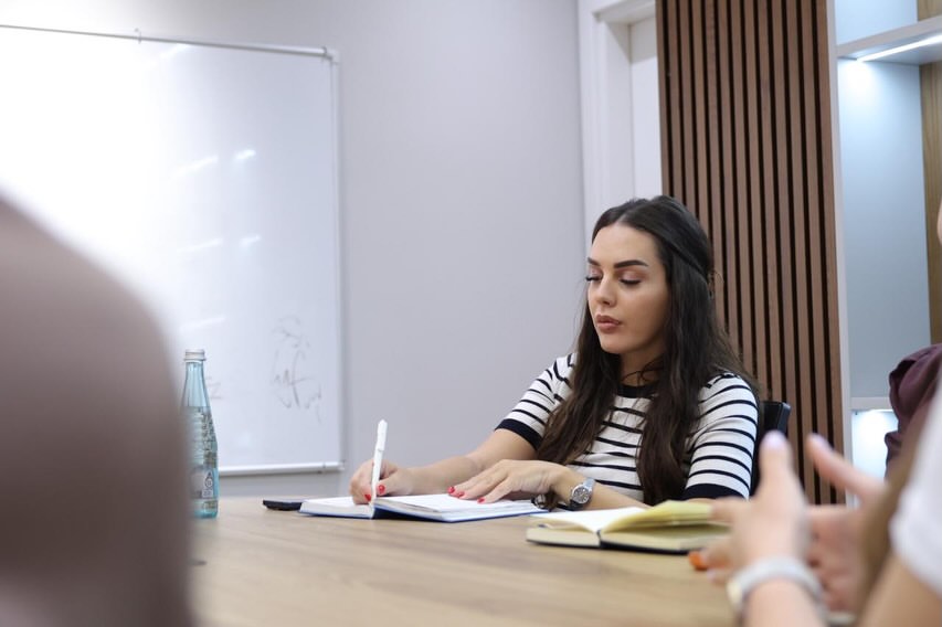 Agjencia Kombëtare e Rinisë zhvilloi në Tiranë një takim me përfaqësues të Komisionit Studentor45