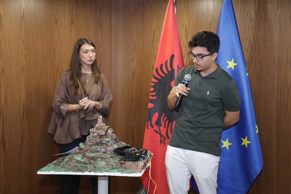 Në lançimin e fushatës #MbroAtëQëDo, në kuadër të aktivitetit “Platforma e Dialogut me të Rinjtë (8)